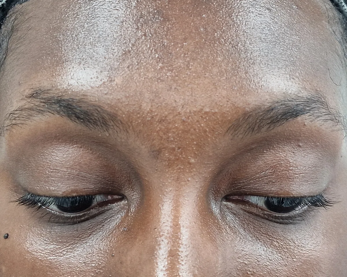 Sparse natural brows before ombré powder treatment